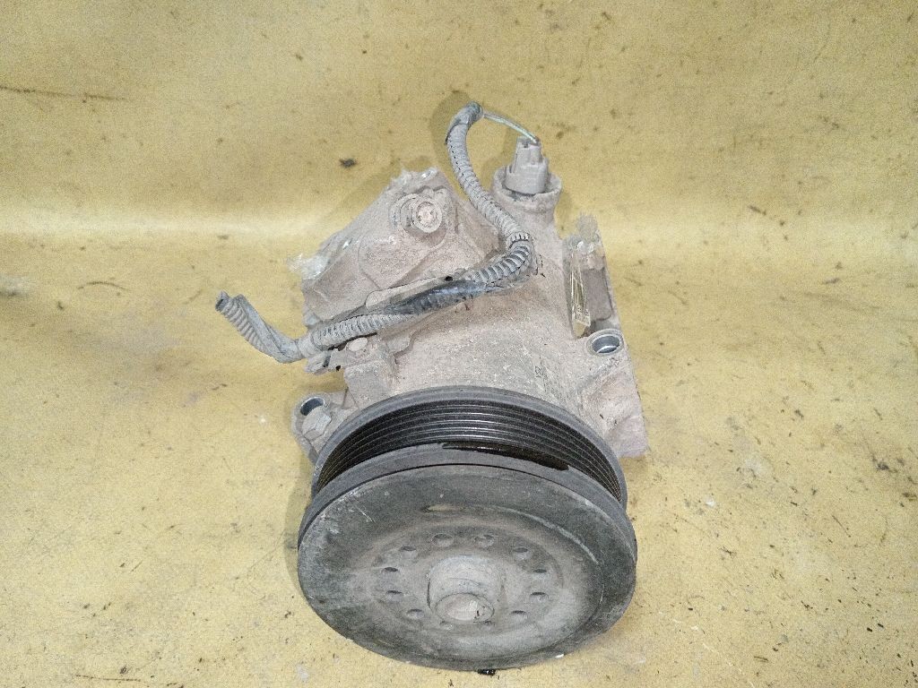 Компрессор кондиционера на Toyota Corolla ZRE151L 2ZR-FE Фото 1