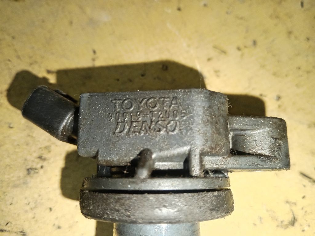 Катушка зажигания на Toyota Camry ACV40 2AZ-FE Фото 1
