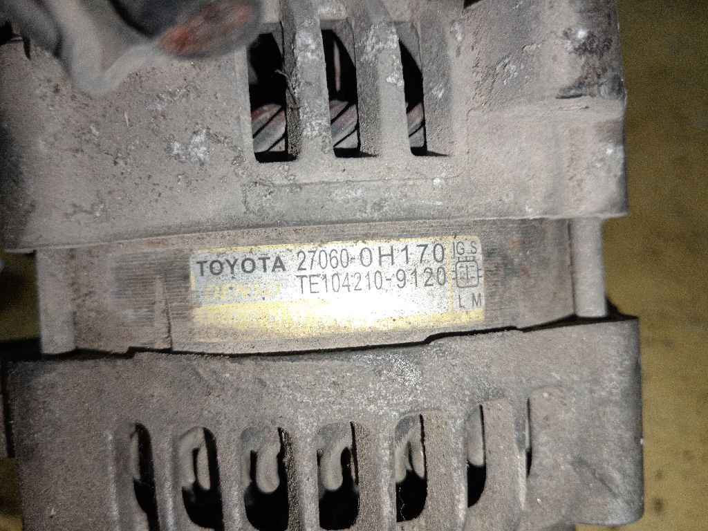 Генератор на Toyota Camry ACV40 2AZ-FE Фото 1