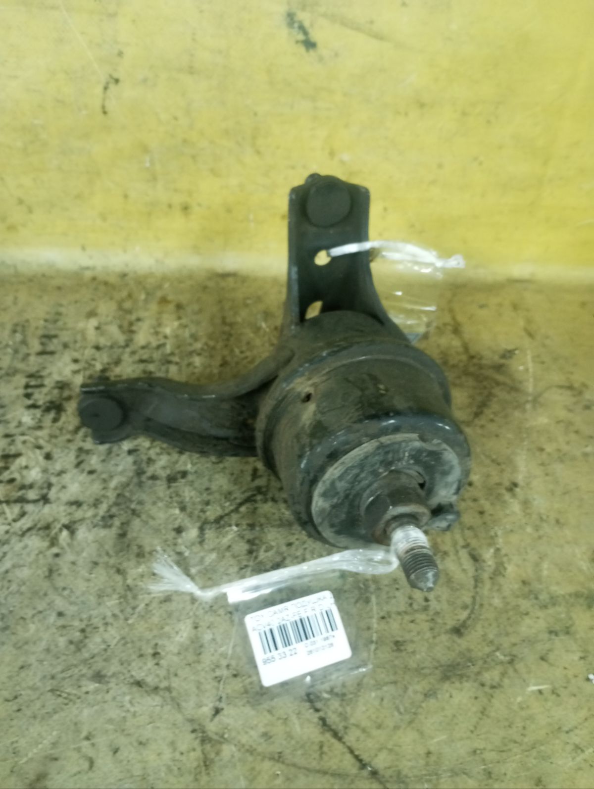 Подушка двигателя на Toyota Camry ACV40 2AZ-FE Фото 1
