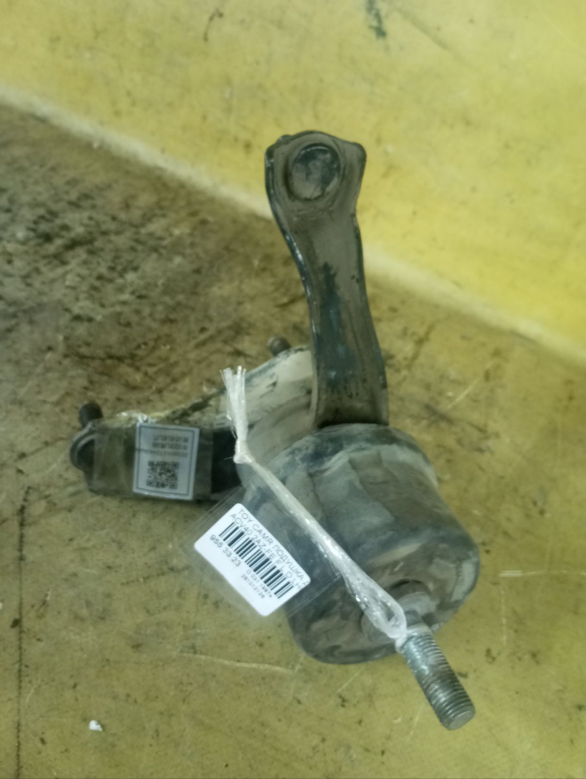 Подушка двигателя на Toyota Camry ACV40 2AZ-FE Фото 1