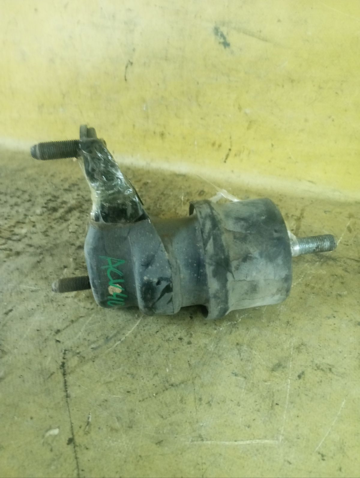 Подушка двигателя на Toyota Camry ACV40 2AZ-FE Фото 2