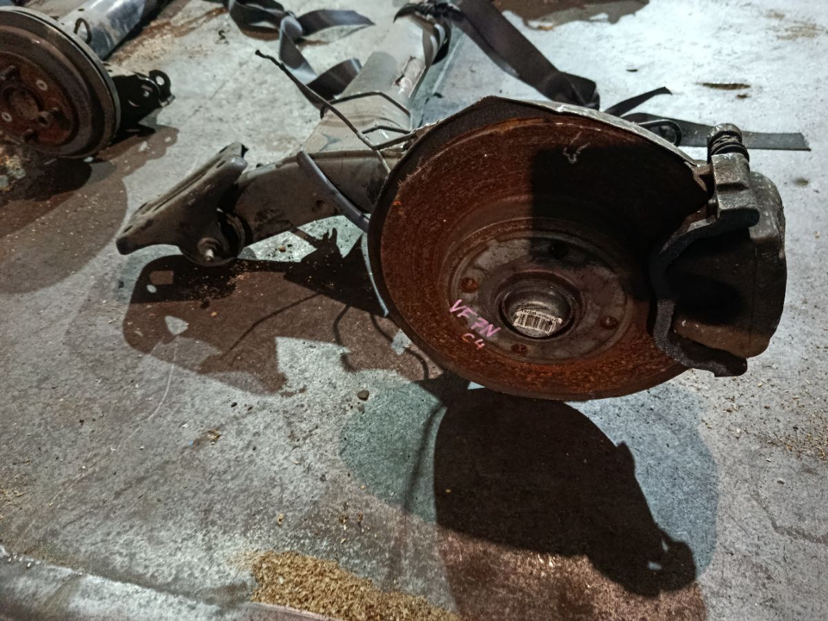 Балка подвески на Citroen C4 VF7 NFU Фото 3