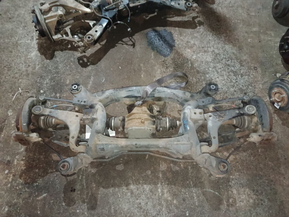 Балка подвески 51206-51030, 51206-53020 на Toyota Mark Ii GX110 1G-FE Фото 1