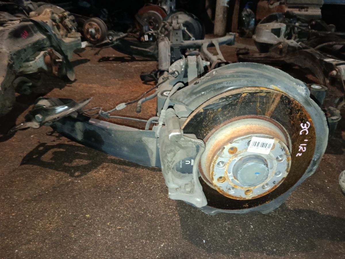 Балка подвески на Volkswagen Passat 3C Фото 3