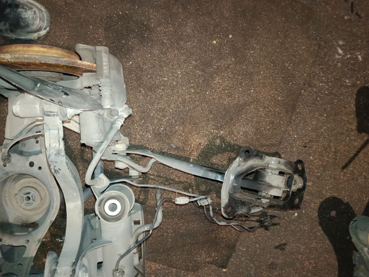 Балка подвески на Volkswagen Passat 3C Фото 4