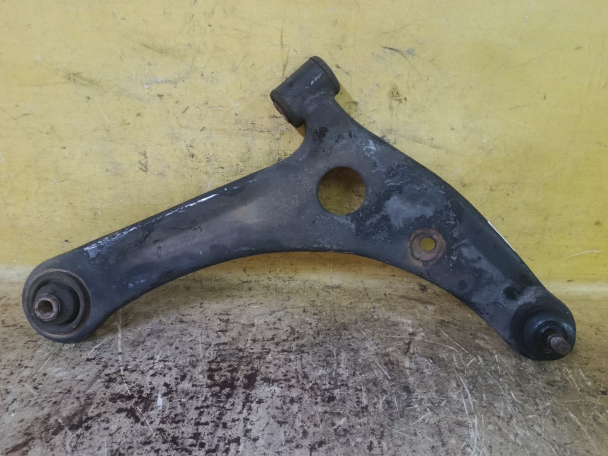 Рычаг на Mitsubishi Colt Z21A 4A90 Фото 1