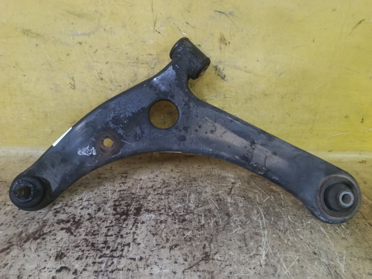 Рычаг на Mitsubishi Colt Z21A 4A90 Фото 1